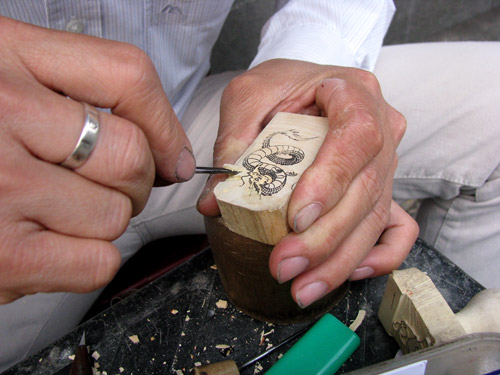 Điều ít biết về nghề khắc dấu Hà thành